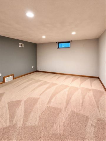 211 Holyoke St, Ludlow, MA 01056