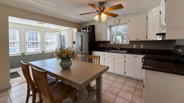 211 Holyoke St, Ludlow, MA 01056