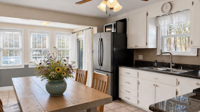 211 Holyoke St, Ludlow, MA 01056
