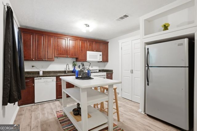 2934 Bicentennial Drive, Stone Mountain, GA 30087