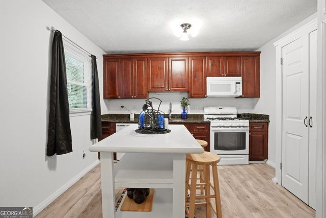 2934 Bicentennial Drive, Stone Mountain, GA 30087