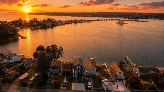 158 Ocean View, Swansea, MA 02777
