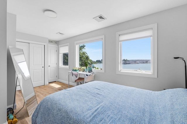 158 Ocean View, Swansea, MA 02777