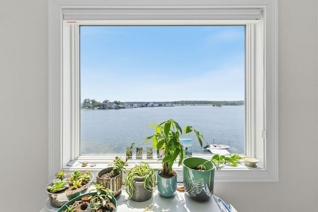 158 Ocean View, Swansea, MA 02777