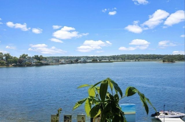 158 Ocean View, Swansea, MA 02777