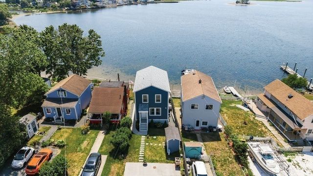 158 Ocean View, Swansea, MA 02777