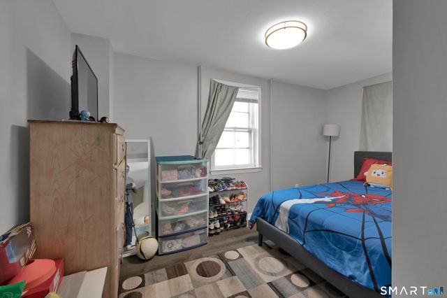 18 Mallory Street, Danbury, CT 06810