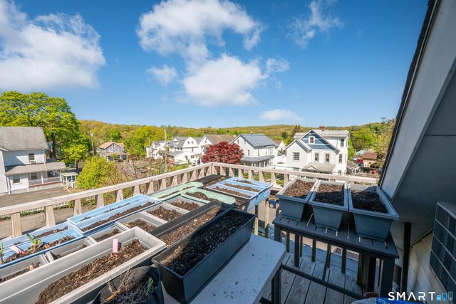 18 Mallory Street, Danbury, CT 06810