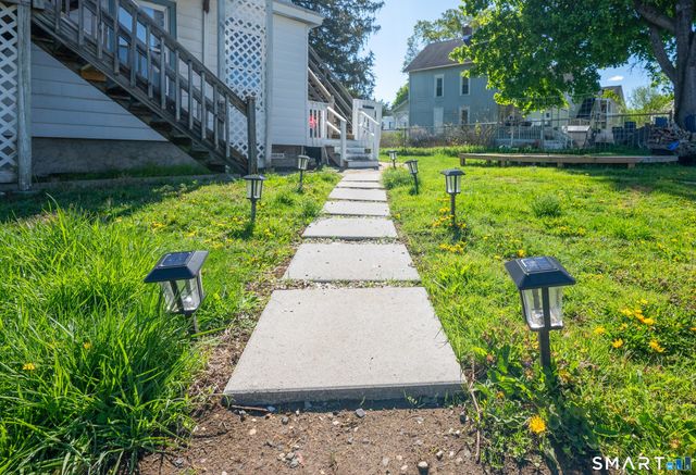 18 Mallory Street, Danbury, CT 06810