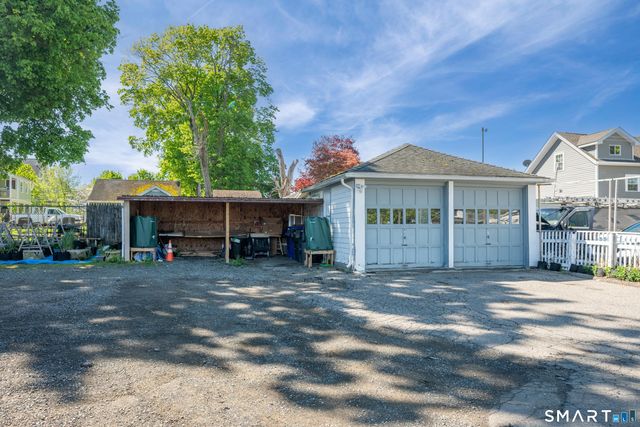 18 Mallory Street, Danbury, CT 06810
