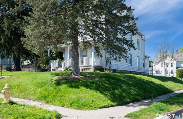 18 Mallory Street, Danbury, CT 06810