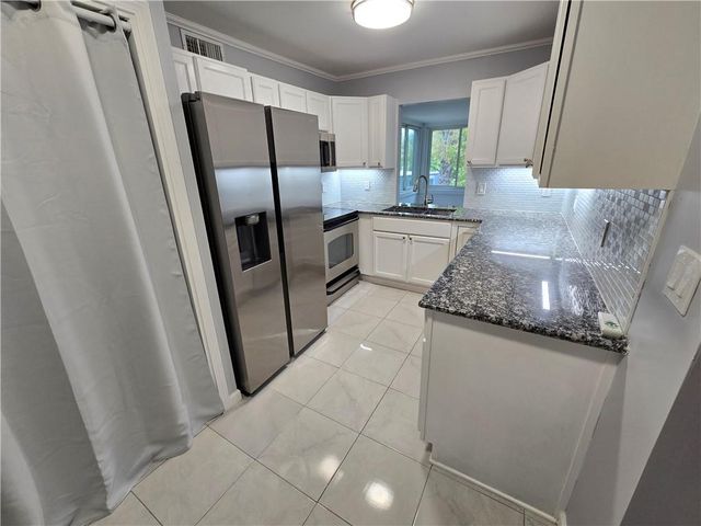 60 Lamsden NW Lane, Atlanta, GA 30327