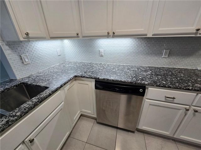 60 Lamsden NW Lane, Atlanta, GA 30327