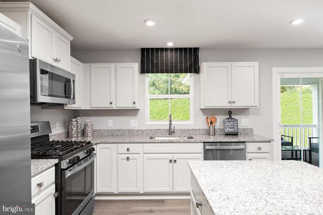 1681 ALICE SPRINGS DR, Martinsburg, WV 25403