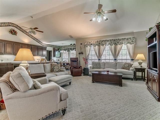 8621 NW 116th Street, Oklahoma City, OK 73162