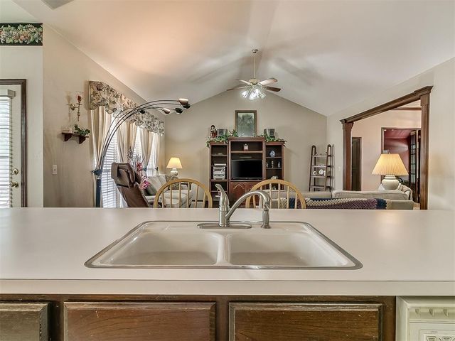 8621 NW 116th Street, Oklahoma City, OK 73162