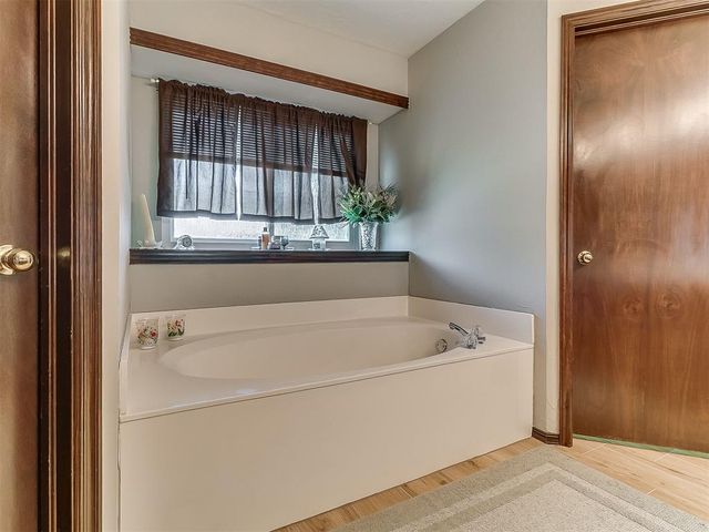 8621 NW 116th Street, Oklahoma City, OK 73162