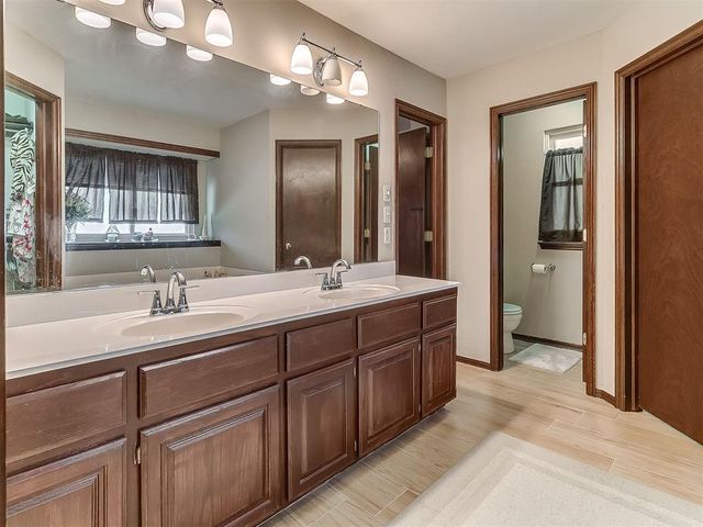 8621 NW 116th Street, Oklahoma City, OK 73162