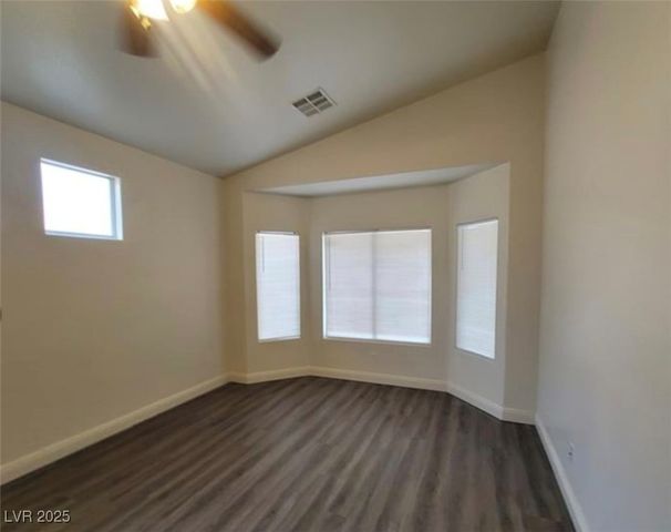 8240 Aurora Peak Avenue, Las Vegas, NV 89131