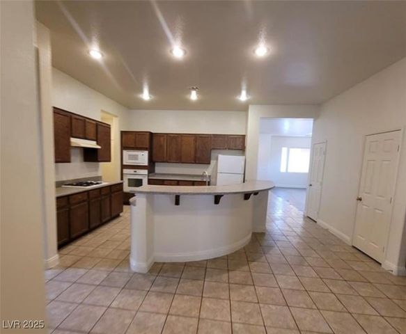 8240 Aurora Peak Avenue, Las Vegas, NV 89131