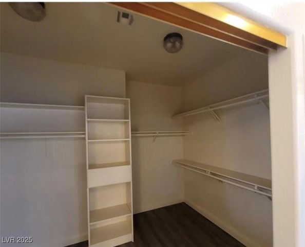 8240 Aurora Peak Avenue, Las Vegas, NV 89131