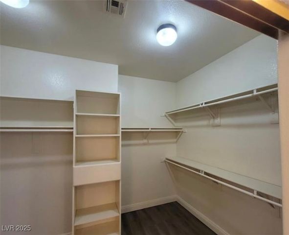 8240 Aurora Peak Avenue, Las Vegas, NV 89131