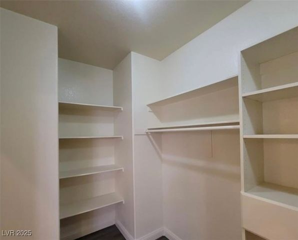 8240 Aurora Peak Avenue, Las Vegas, NV 89131