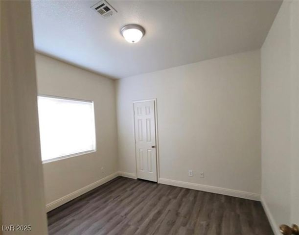 8240 Aurora Peak Avenue, Las Vegas, NV 89131
