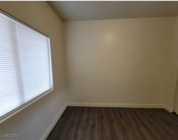 8240 Aurora Peak Avenue, Las Vegas, NV 89131