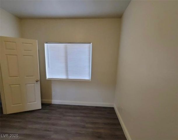 8240 Aurora Peak Avenue, Las Vegas, NV 89131