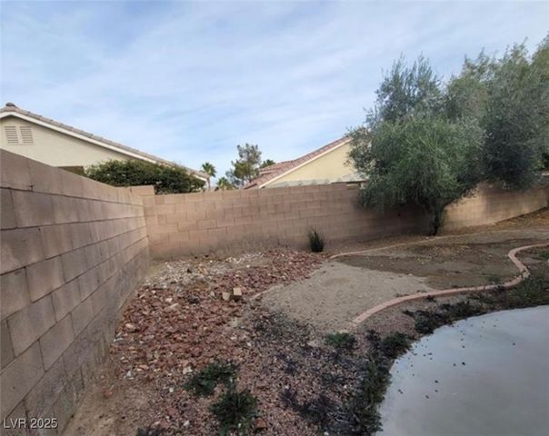 8240 Aurora Peak Avenue, Las Vegas, NV 89131