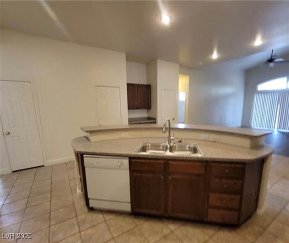 8240 Aurora Peak Avenue, Las Vegas, NV 89131