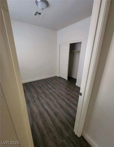 8240 Aurora Peak Avenue, Las Vegas, NV 89131