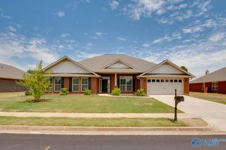 512 Summer Cove Circle, Madison, AL 35757