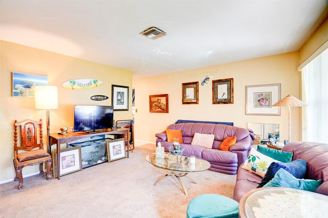 4271 NE 11th Ter, Pompano Beach, FL 33064