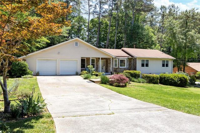390 Sarsen Trail NW, Marietta, GA 30064