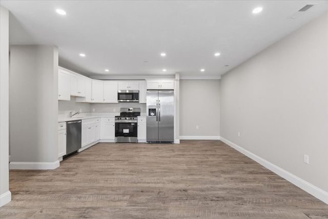 202 Central Street I, Avon, MA 02332