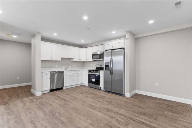 202 Central Street I, Avon, MA 02332