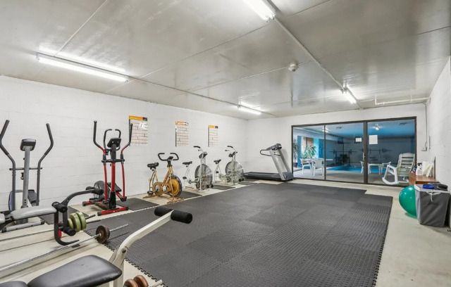 1S045 Spring Road 1D, Oakbrook Terrace, IL 60181