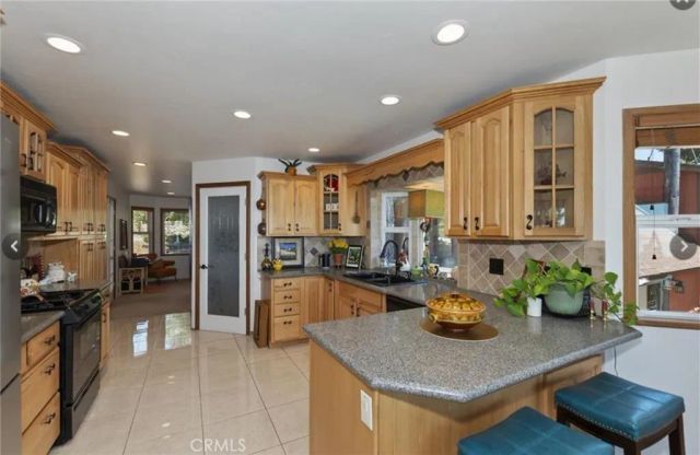 1834 Nob Hill, Running Springs, CA 92382
