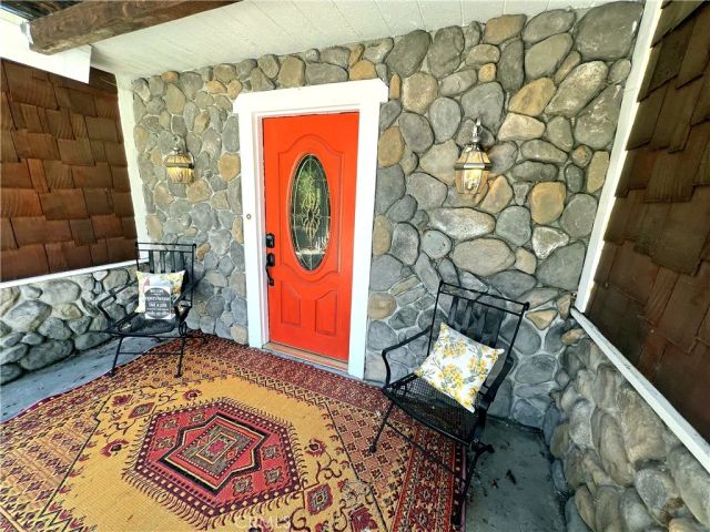 1834 Nob Hill, Running Springs, CA 92382