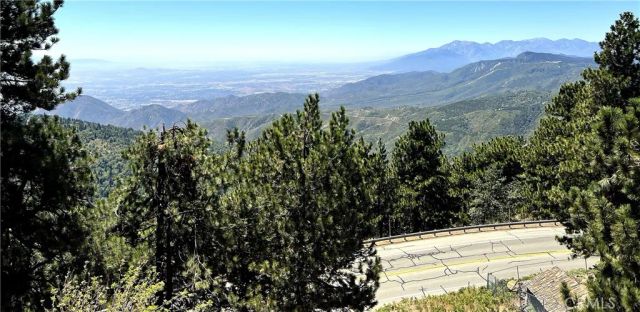 1834 Nob Hill, Running Springs, CA 92382