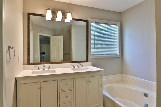 353 Fall View Court, Winder, GA 30680