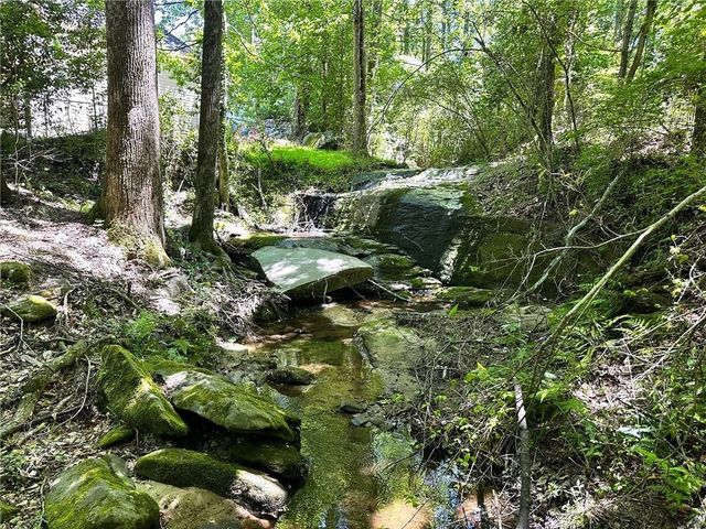 353 Fall View Court, Winder, GA 30680