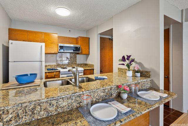 60 N Beretania Street 908, Honolulu, HI 96817