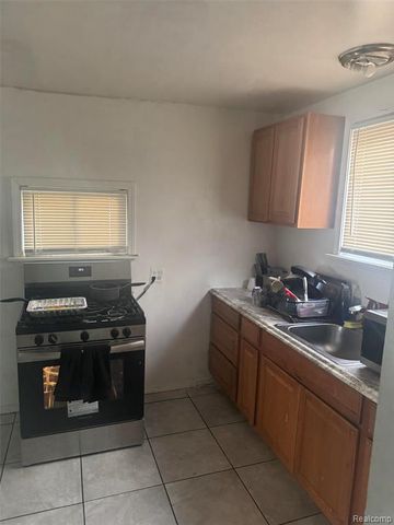15551 Fordham Street, Detroit, MI 48205