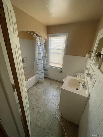 15551 Fordham Street, Detroit, MI 48205