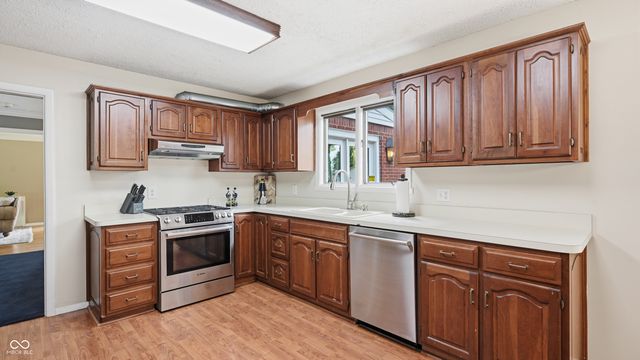 6453 Green Leaves Road, Indianapolis, IN 46220