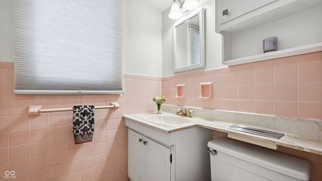 6453 Green Leaves Road, Indianapolis, IN 46220
