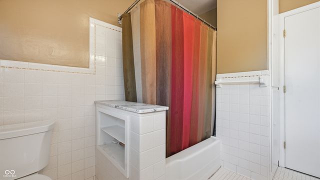 6453 Green Leaves Road, Indianapolis, IN 46220